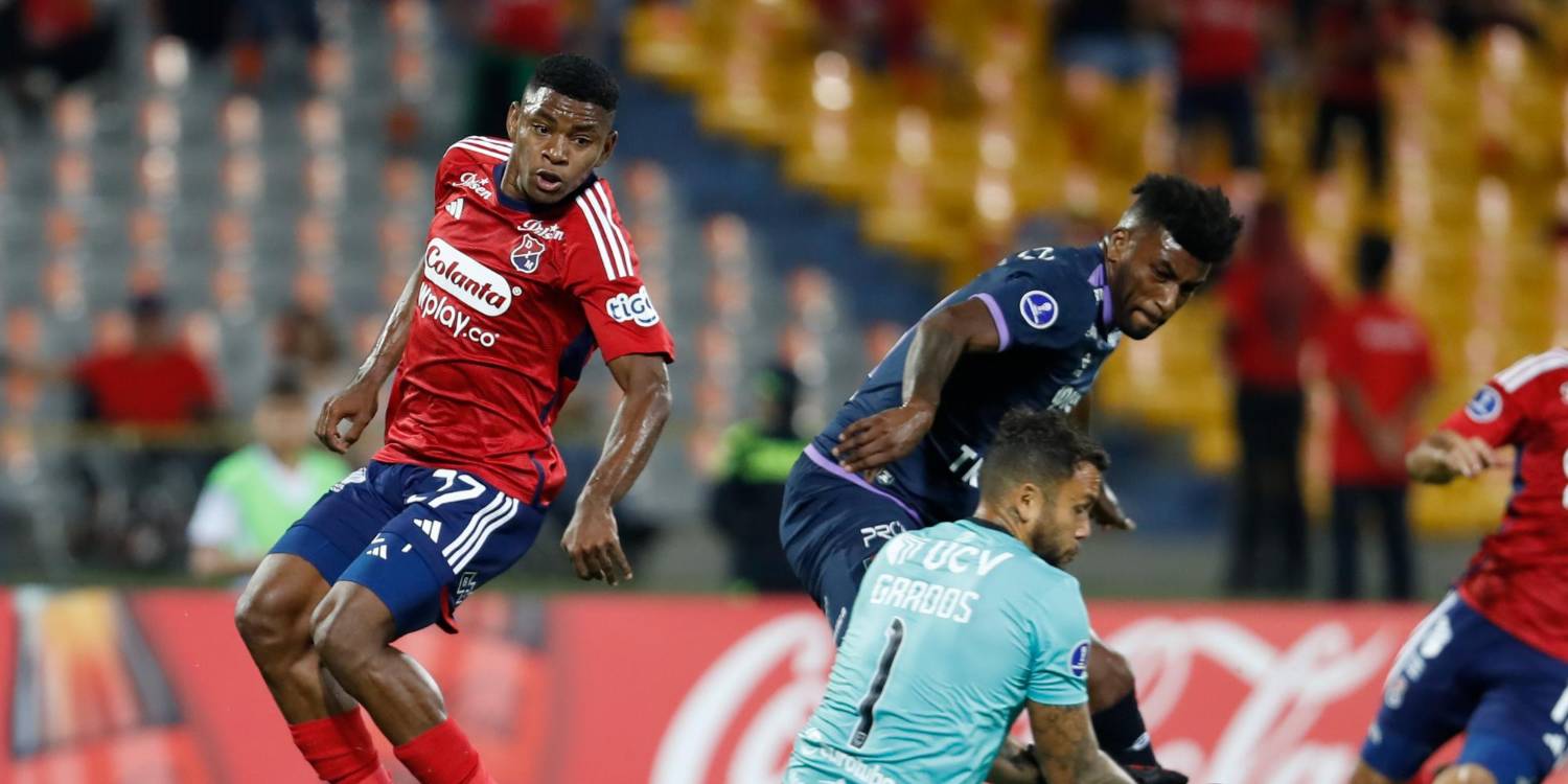 Brayan León por poco se va con dos goles, uno fue anulado por el VAR. /FOTO: JAIME PÉREZ MUNÉVAR