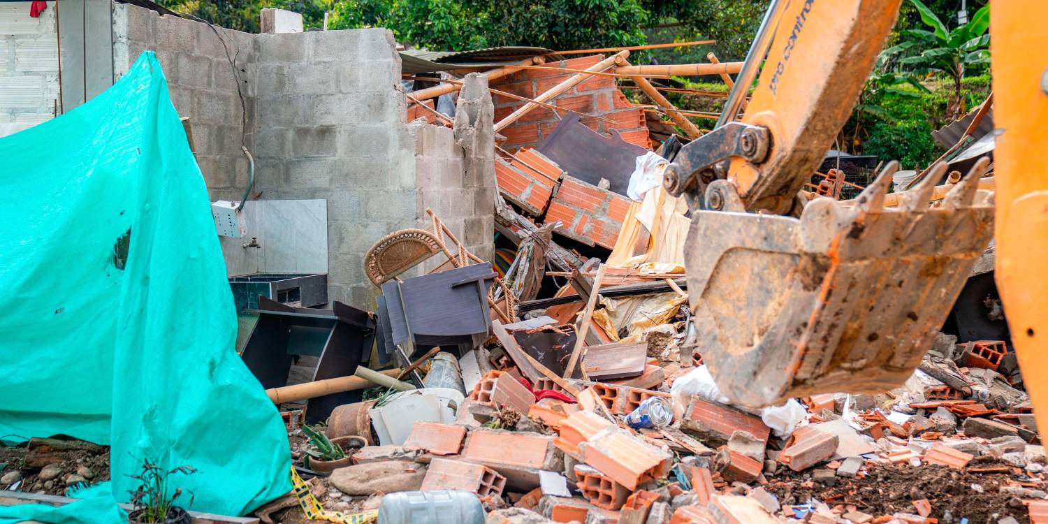 EN IMÁGENES: Emergencia en Barbosa: pipeta de gas explotó en un taller y dejó varios heridos