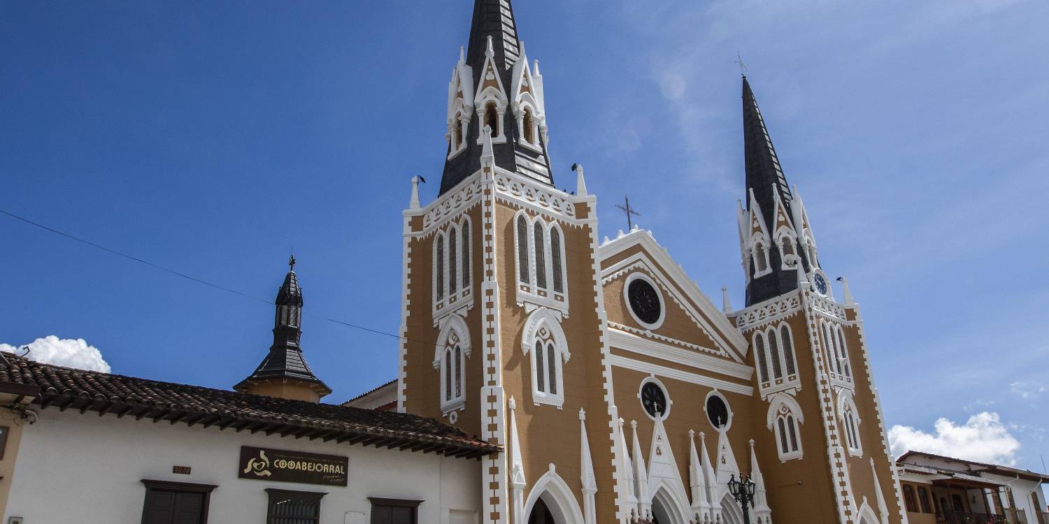 Parque principal de Abejorral. FOTO: JULIO CÉSAR HERRA ECHEVERRÍ