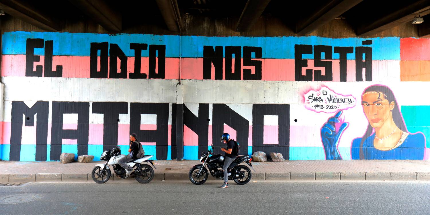 “El odio nos está matando”: en el puente de la Medellín-Bogotá hicieron un mural en honor a Sara Millerey