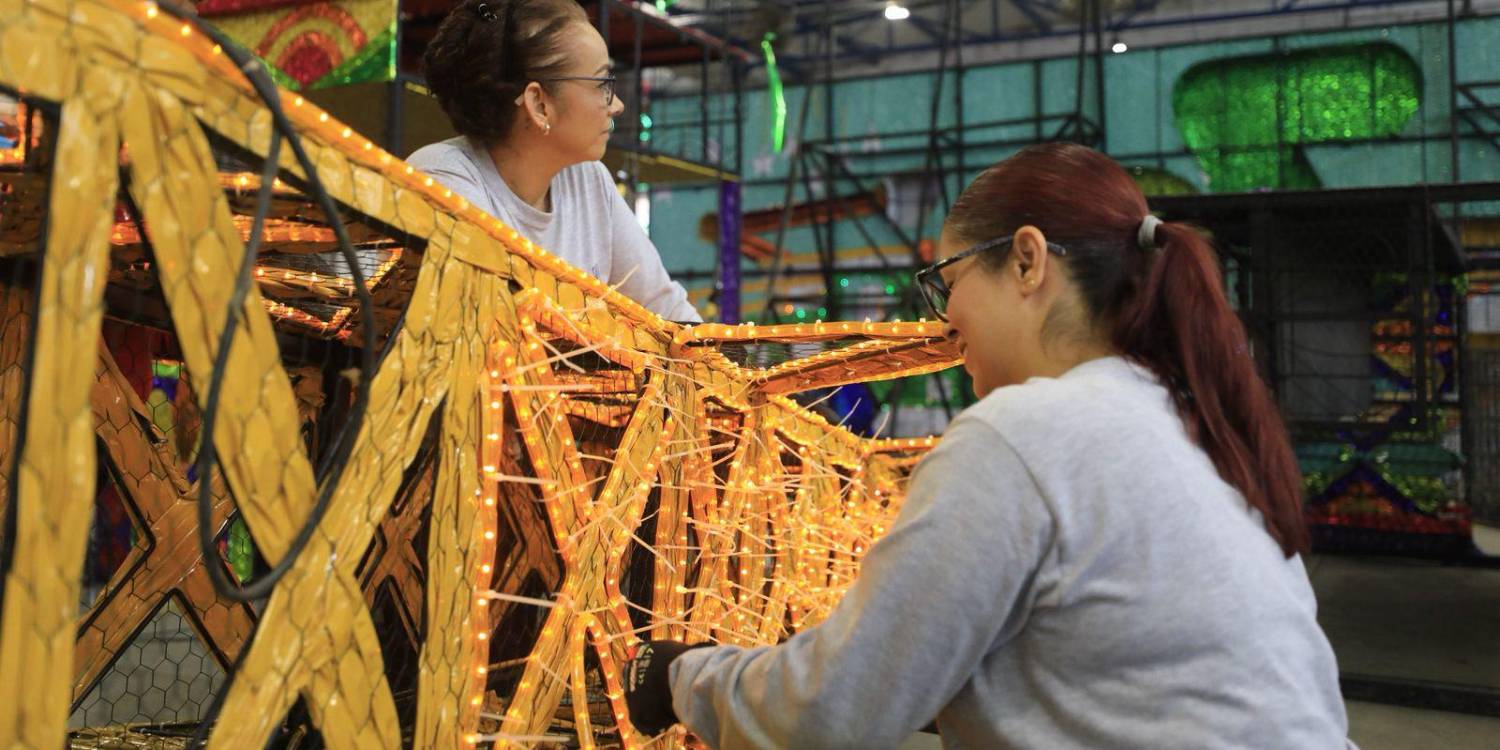 Más de 400 personas trabajaron en el ensamble de las figuras <b><span class=mln_small-caps_mln>/ FOTO: CAMILO SUÁREZ</span></b>