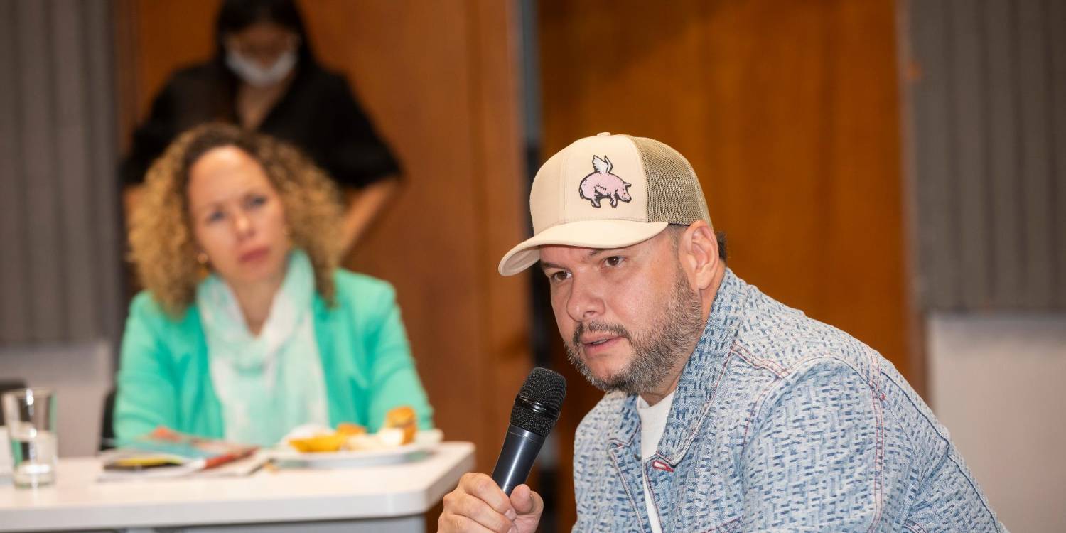 Oswaldo Natera también se convirtió en un referente de inspiración para los emprendedores y ha compartido su experiencia con ellos en los espacios de ‘Café por la Integración”. / FOTO: ESNEYDER GUTIÉRREZ.