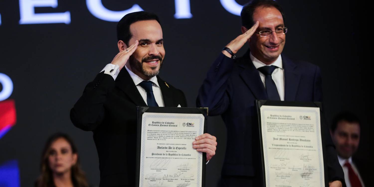 Abelardo De La Espriella y José Manuel Restrepo fueron acreditados como presidente y vicepresidente de la República de Colombia para el periodo constitucional 2026–2030. FOTO: CATALINA OLAYA - COLPRENSA