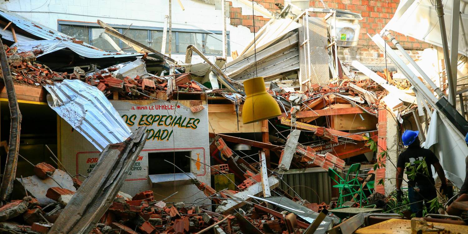 Al parecer, los lesionados trasladados a centros asistenciales serían trabajadores de este restaurante.