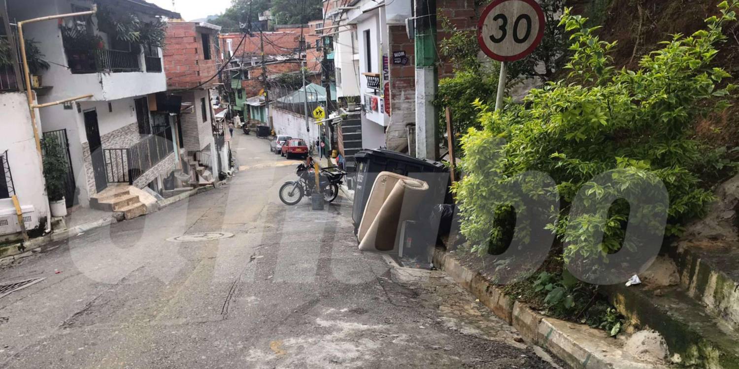 Esta es la carrera 37 con calle 108A del barrio Santo Domingo Savio N.° 1, donde ocurrió el crimen. <b><span class=mln_small-caps_mln>/FOTO: LAURA ROSA JIMÉNEZ VALENCIA</span></b>