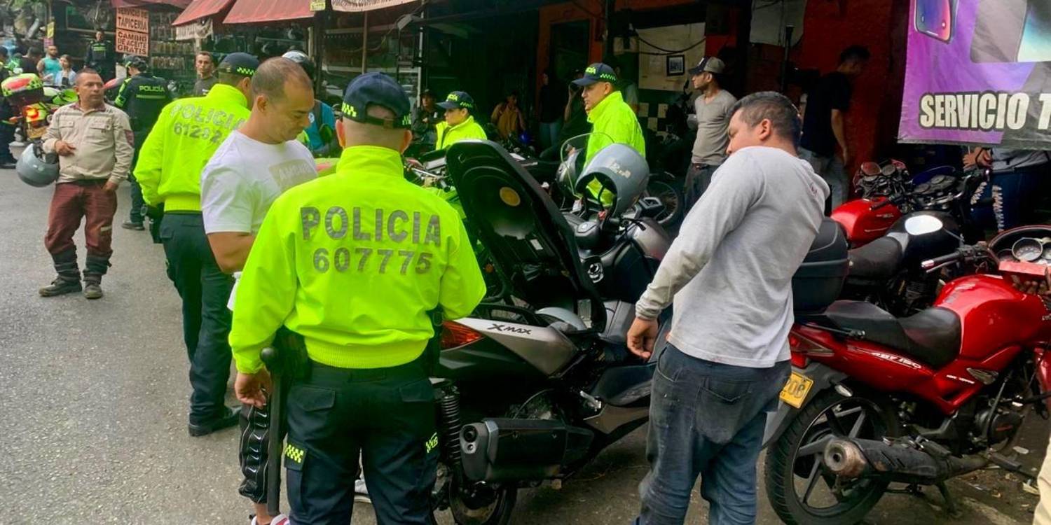 Es importante subrayar que muchas de las personas registradas no tienen ningún pendiente con las autoridades y simplemente atendieron el llamado de las mismas para la requisa. <b><span class=mln_small-caps_mln>/ FOTOS: CORTESÍA </span></b>