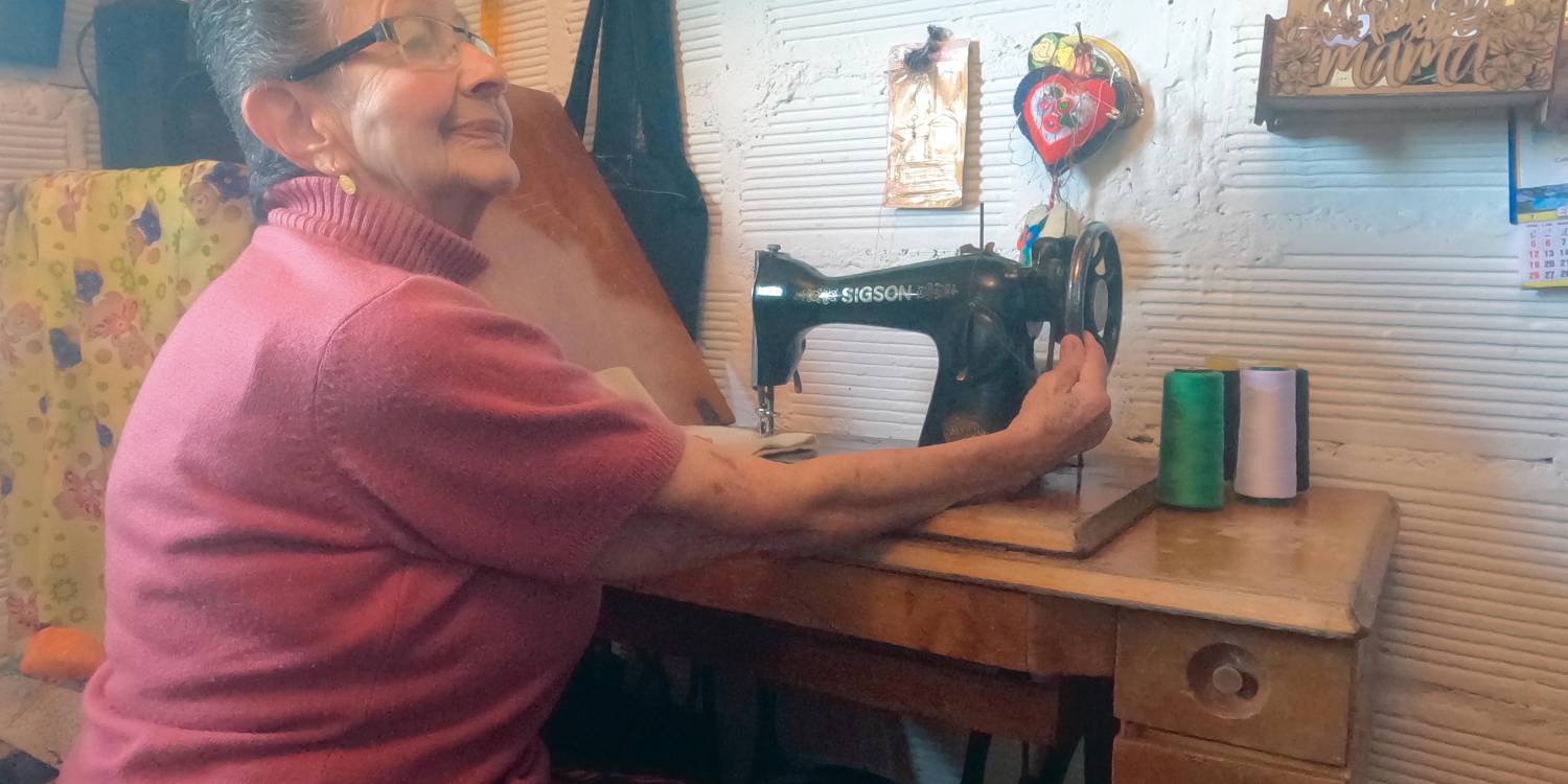 Doña Romelia no se deja ganar de las enfermedades