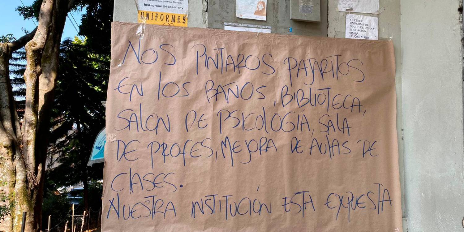 Protesta en la Institución Educativa José María Bravo Márquez ubicada en Manrique. /FOTO: SINDY VALLE