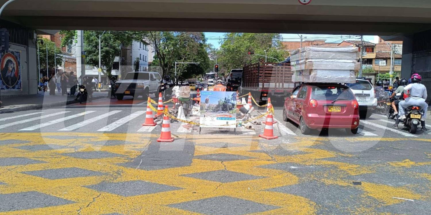 Así estaba el lugar del accidente unas horas después. <b><span class=mln_small-caps_mln>/FOTO: CRISTIAN VÁSQUEZ</span></b>