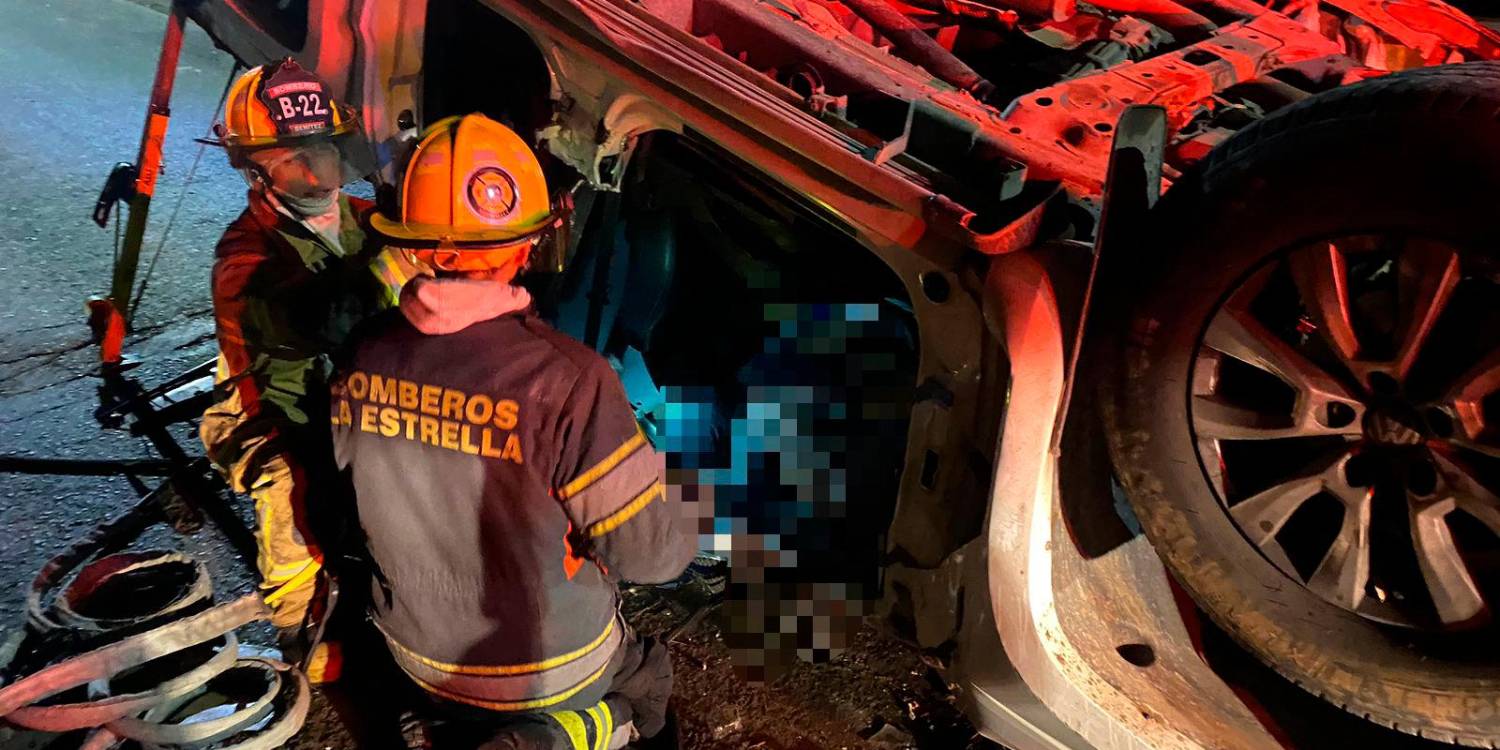 7 unidades bomberiles llegaron al lugar de los hechos. /FOTO: CORTESÍA BOMBEROS LA ESTRELLA