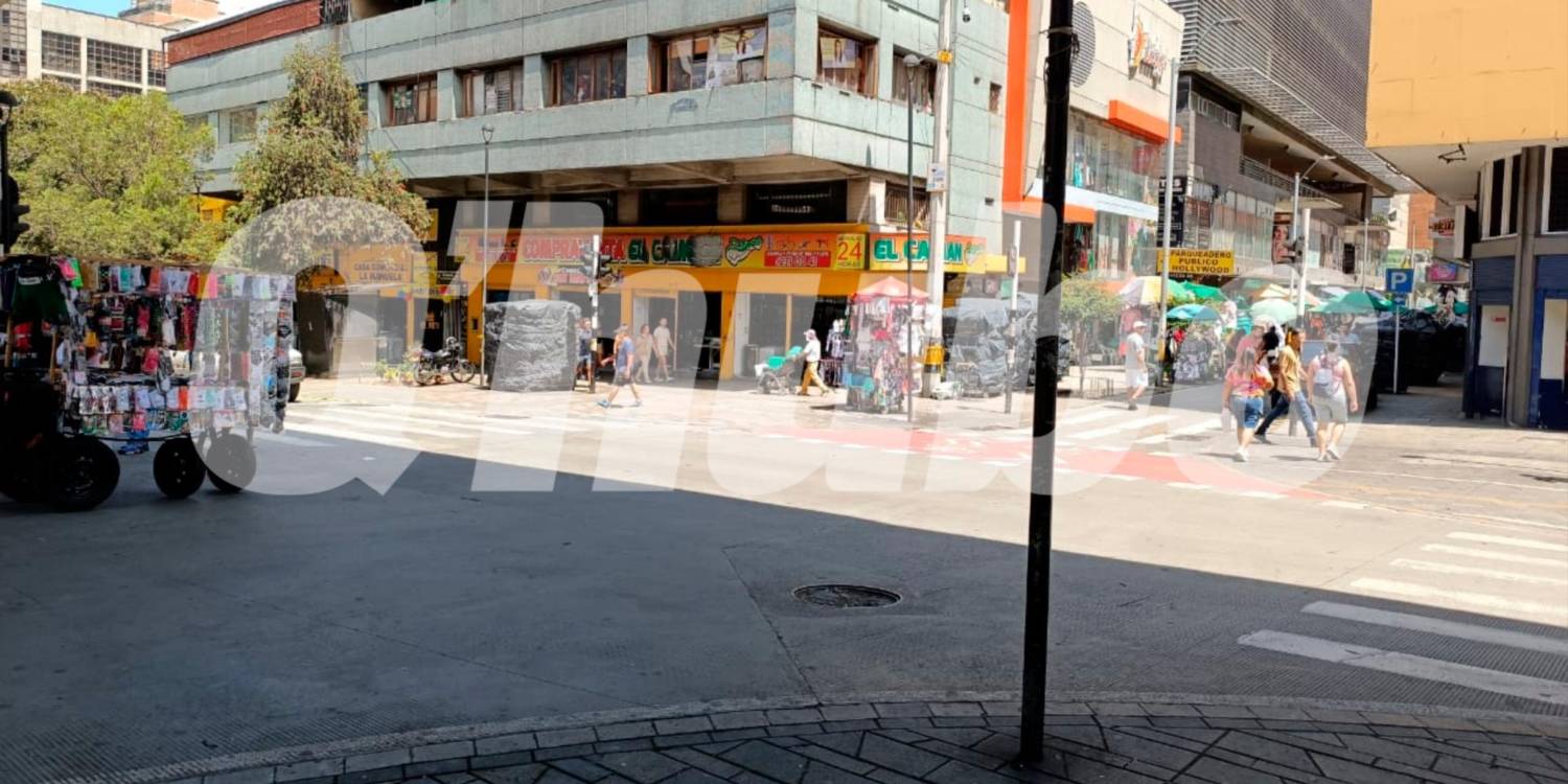 En esta esquina de la carrera 51 con calle 48 (Pichincha con Bolívar), ocurrió el asesinato. /FOTOS: SUSANA COGUA PÉREZ