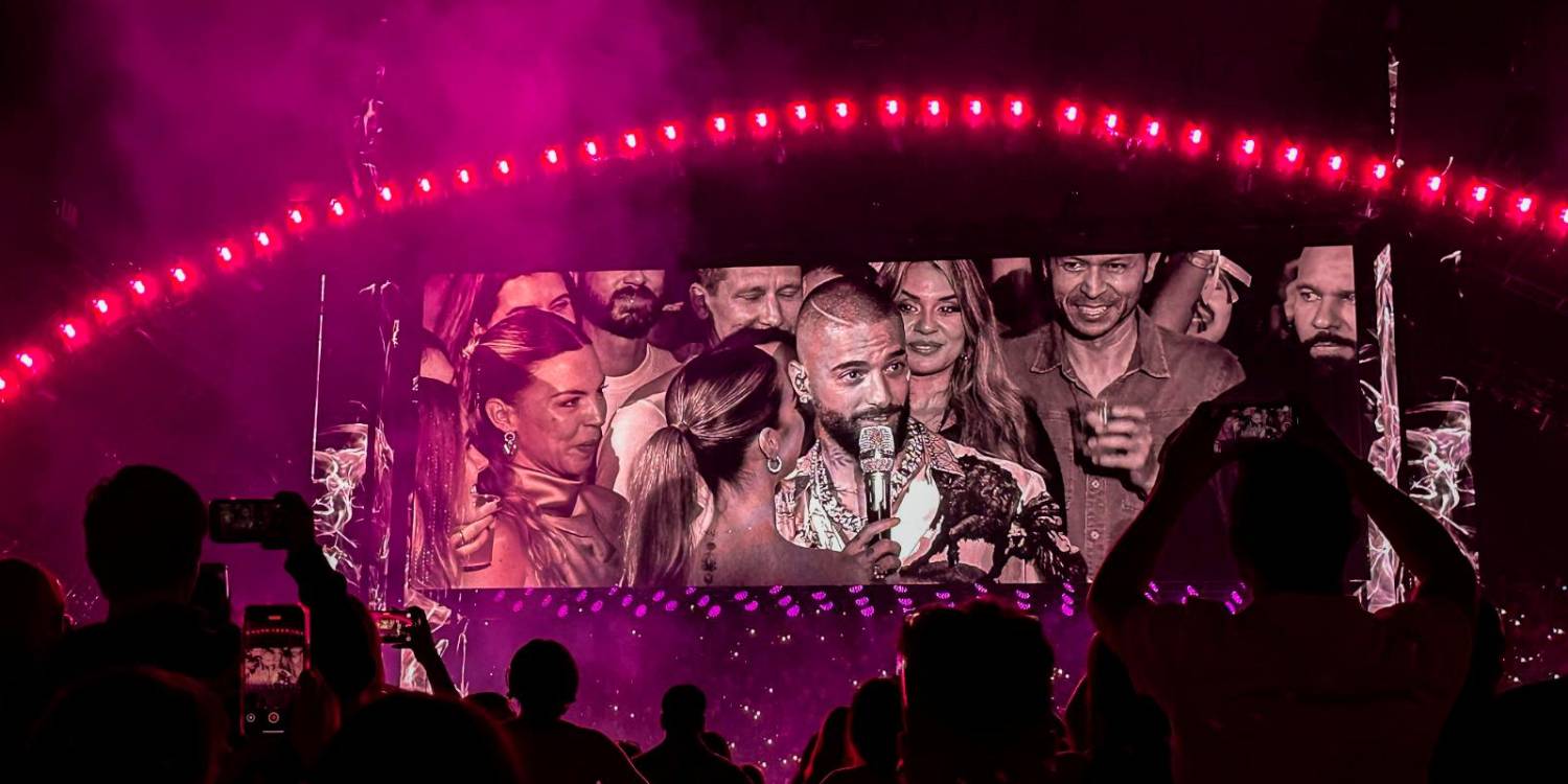 Maluma cuando bajó a cantarle a Susana.