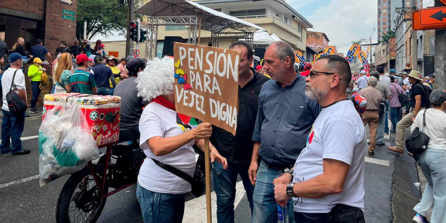 EN IMÁGENES: ¿Qué pedían los profesores en su marcha?, le contamos sus consignas