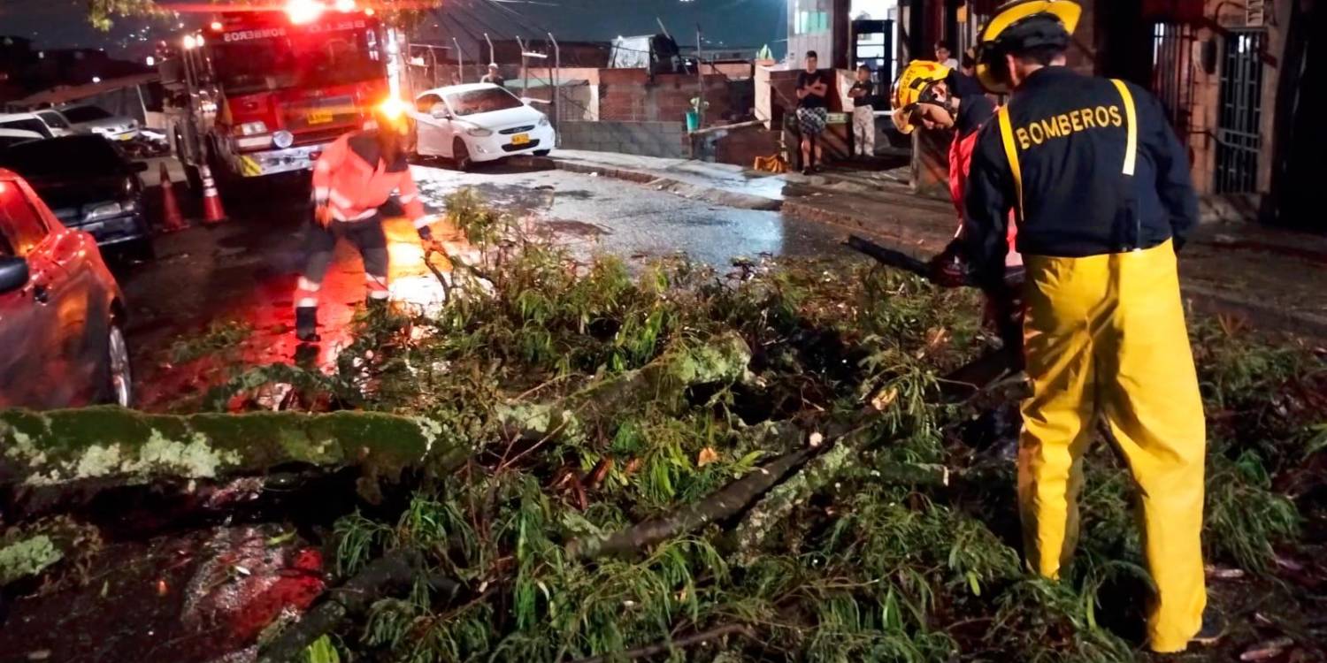$!Al municipio lo acompaña la Dirección de Reducción del Riesgo y al Área Metropolitana del Valle de Aburrá con monitoreo de sensores de los puntos críticos. / FOTO: CUERPO DE BOMBEROS