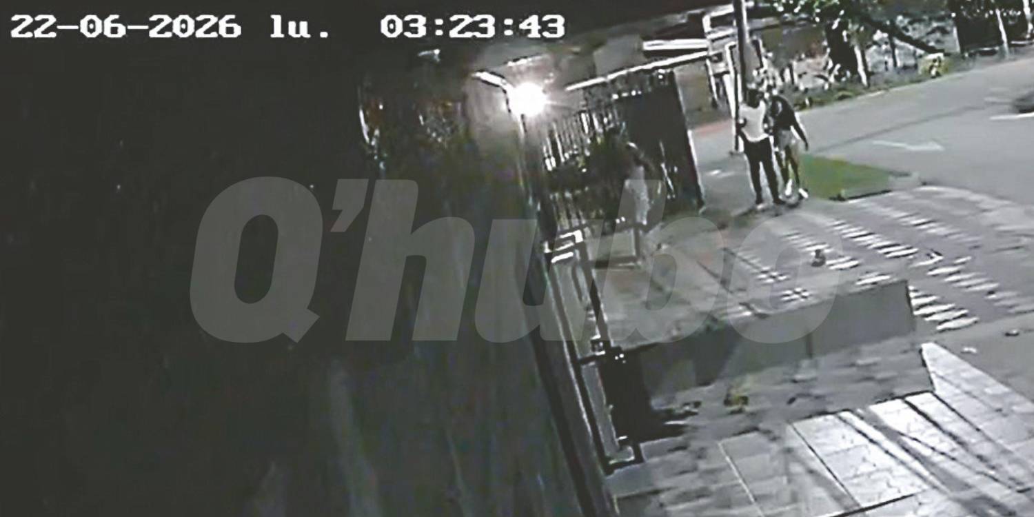 En video quedó el momento en que una de las mujeres, que estuvo en el apartamento, fue retenida. La entregaron a la Policía. FOTO: TOMA DE VIDEO