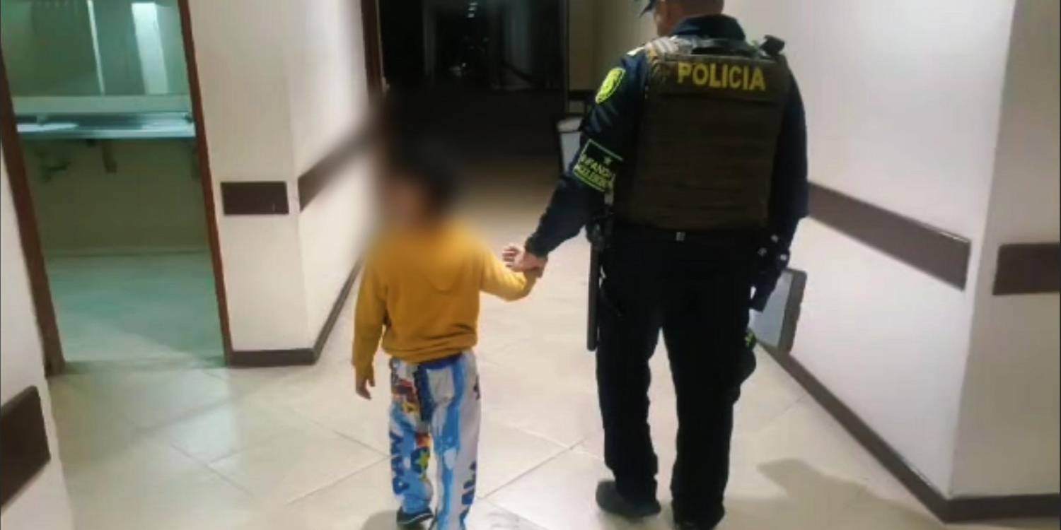 De acuerdo con el reporte oficial, el Grupo de Protección a la Infancia y Adolescencia asumió el caso en cuanto llegó al sitio. FOTO: ALCLADÍA DE MEDELLÍN