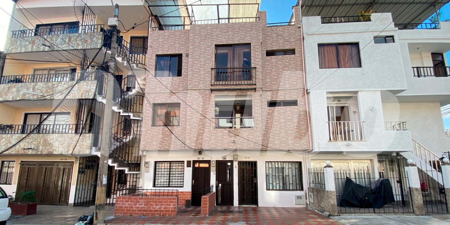 En este edificio del barrio Santa Lucía fue encontrado muerto el extranjero. /FOTO: ANDRÉS FELIPE OSORIO GARCÍA