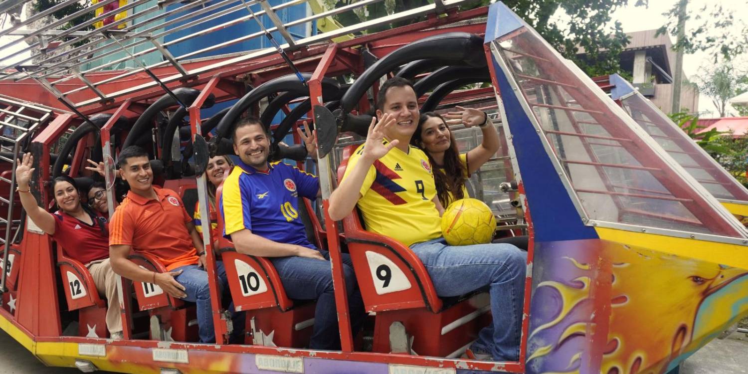 Deben ir con la camiseta de la Selección Colombia para acceder al brazalete. FOTO: ALCALDÍA DE MEDELLÍN
