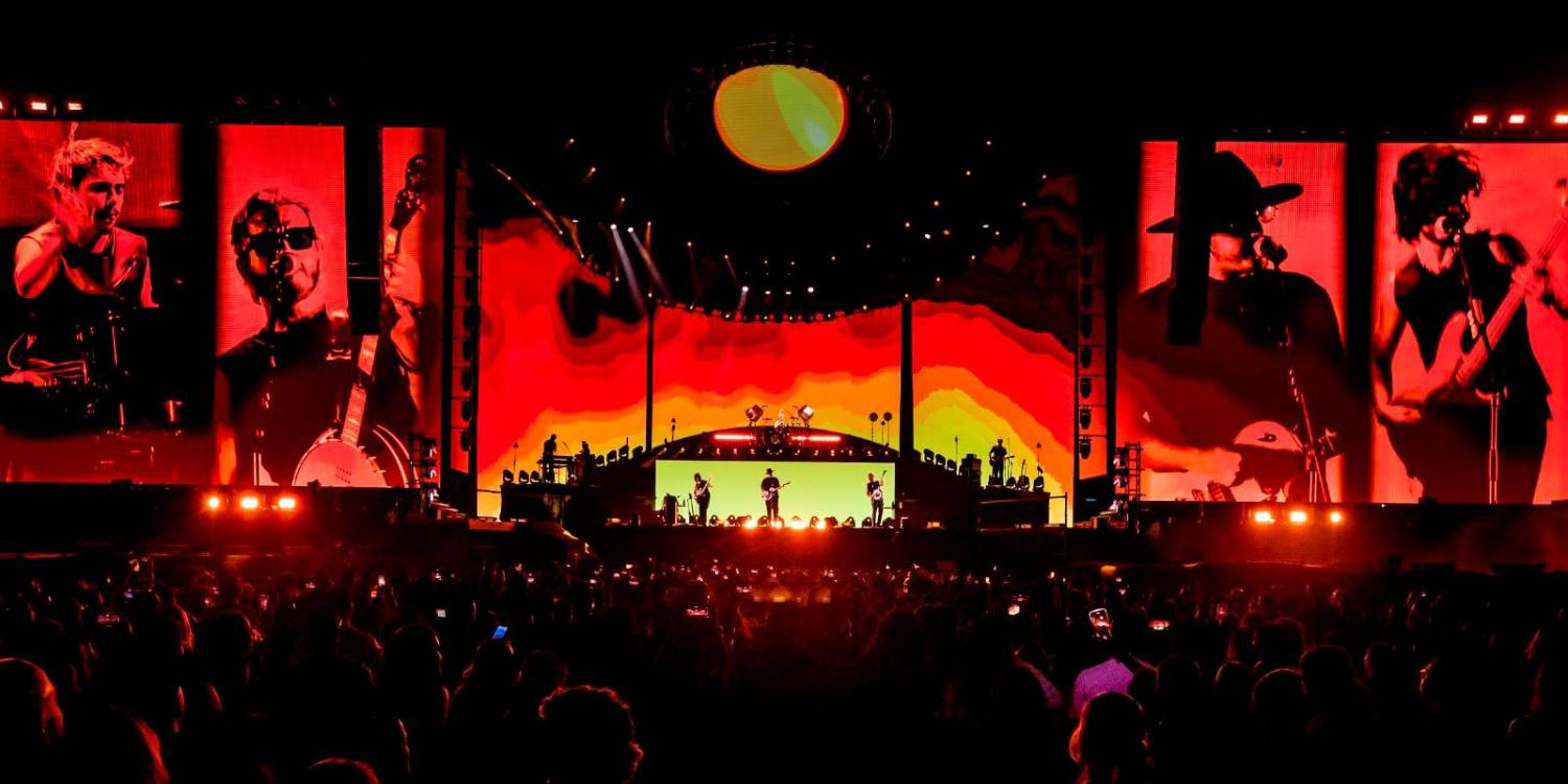 Acá se puede ver un poco del escenario que montó Morat en Medellín.