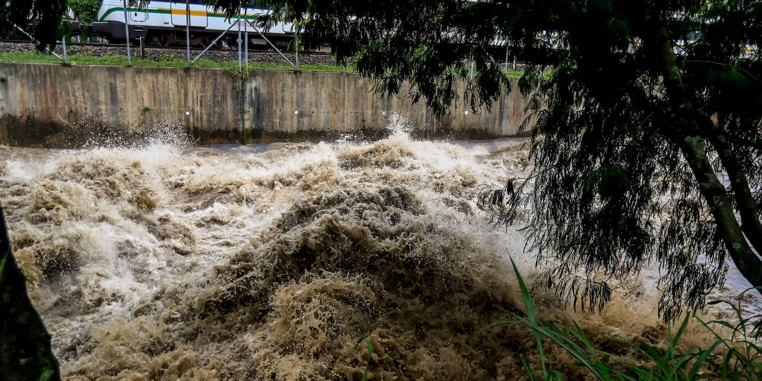 El río Medellín ya ha alcanzado niveles históricos y ha ocasionado emergencias en varios municipios. /FOTO: ARCHIVO.