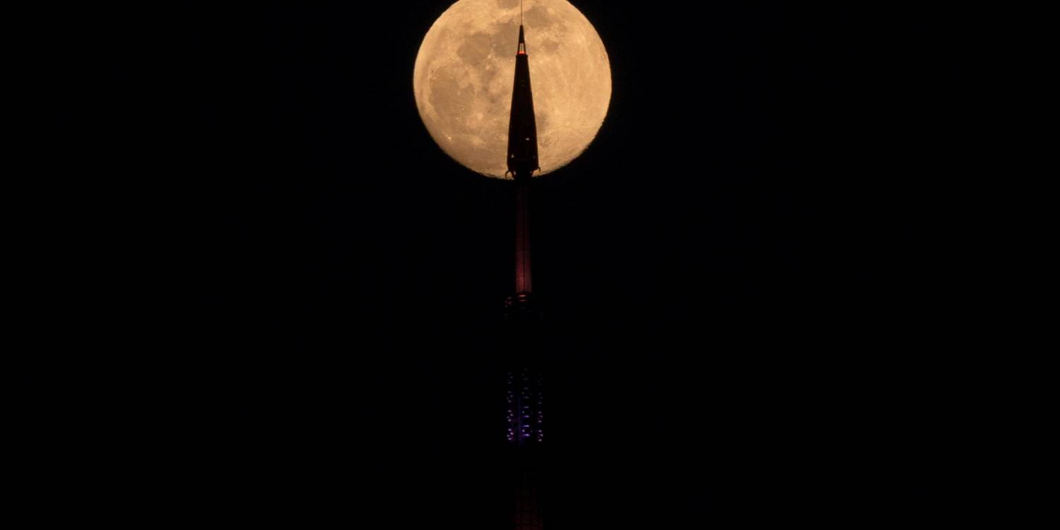 EN FOTOS: ¡Una cosa de locos! Las fotos más espectaculares que dejó el eclipse lunar