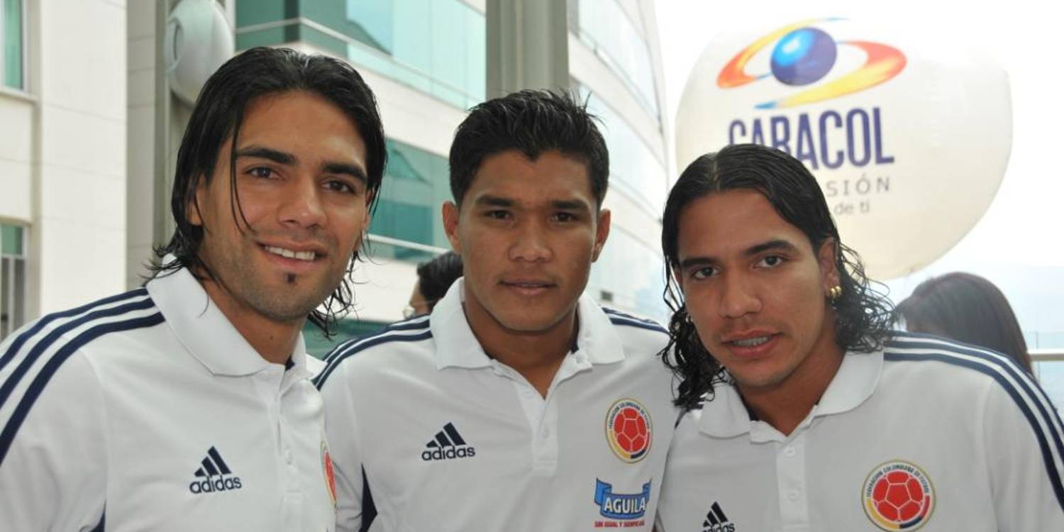 A propósito de la disputa por el primer lugar, que tal este recuerdo de junio de 2011. Falcao García (izq.), Teófilo Gutiérrez (centro) y Dayro Moreno (der.), con la Selección Colombia de mayores. <b><span class=mln_small-caps_mln>/ FOTO: ARCHIVO COLPRENSA. </span></b>