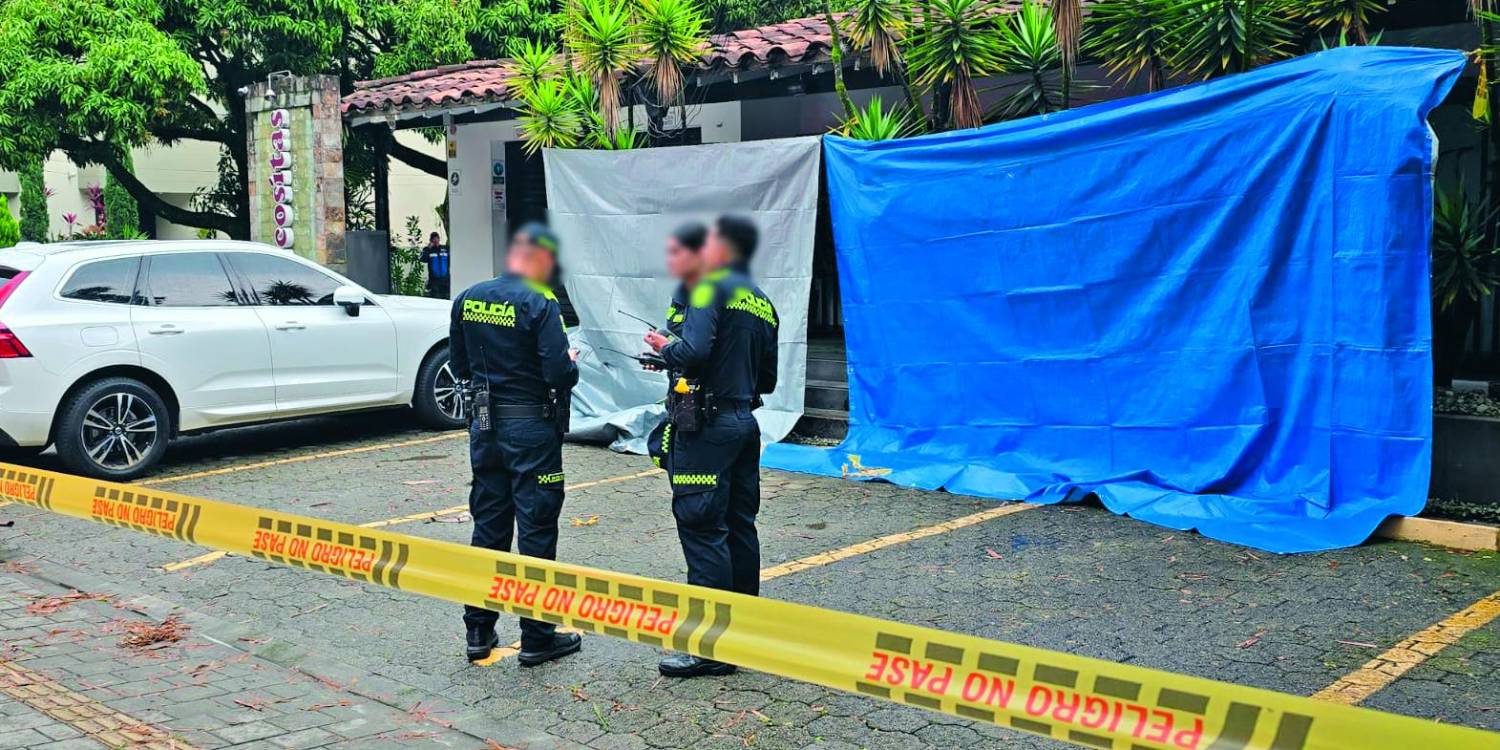 <b>Tras el crimen de las dos hermanas, el lugar fue cubierto mientras el CTI de la Fiscalía realizaba la inspección de los cadáveres. /FOTO: SANTIAGO OLIVARES TOBÓN</b>