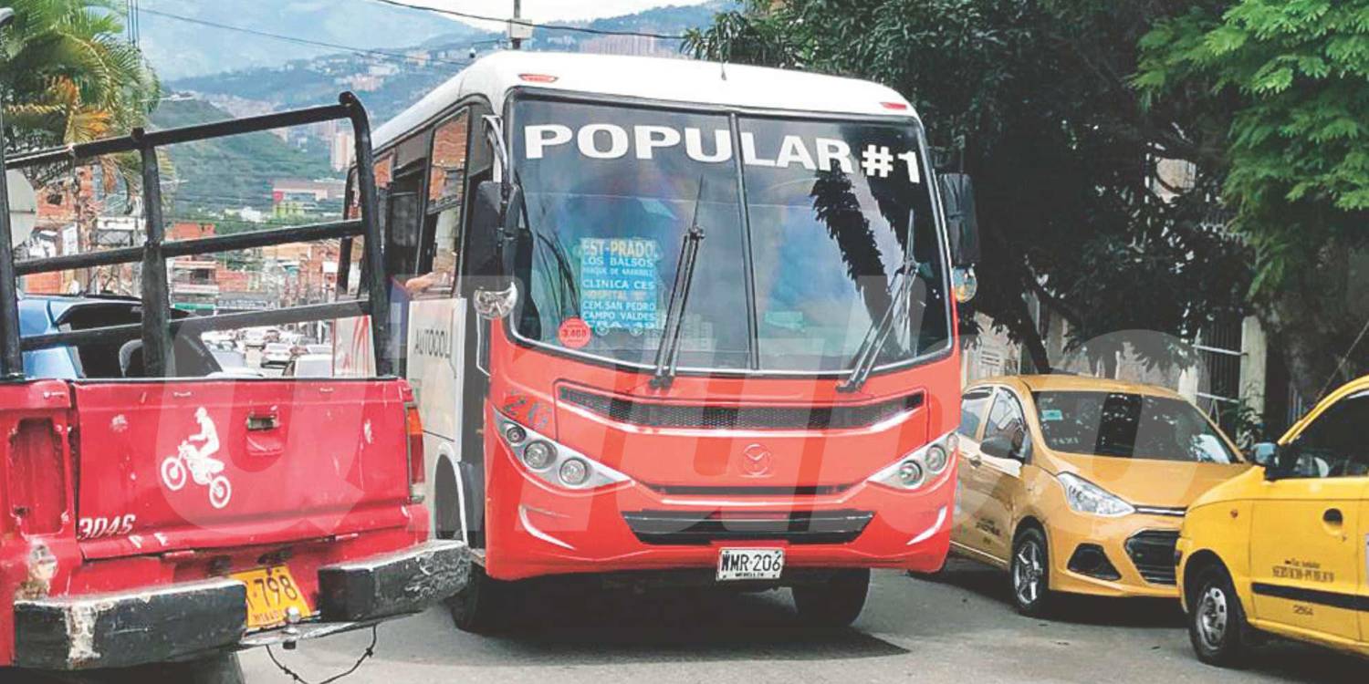 Sobre este sector de Lovaina, carrera 49 con calle 71, fue donde el sicario disparó contra las mujeres y forcejeó con uno de los pasajeros. <b><span class=mln_small-caps_mln>/FOTO: LAURA JIMÉNEZ VALENCIA</span></b>