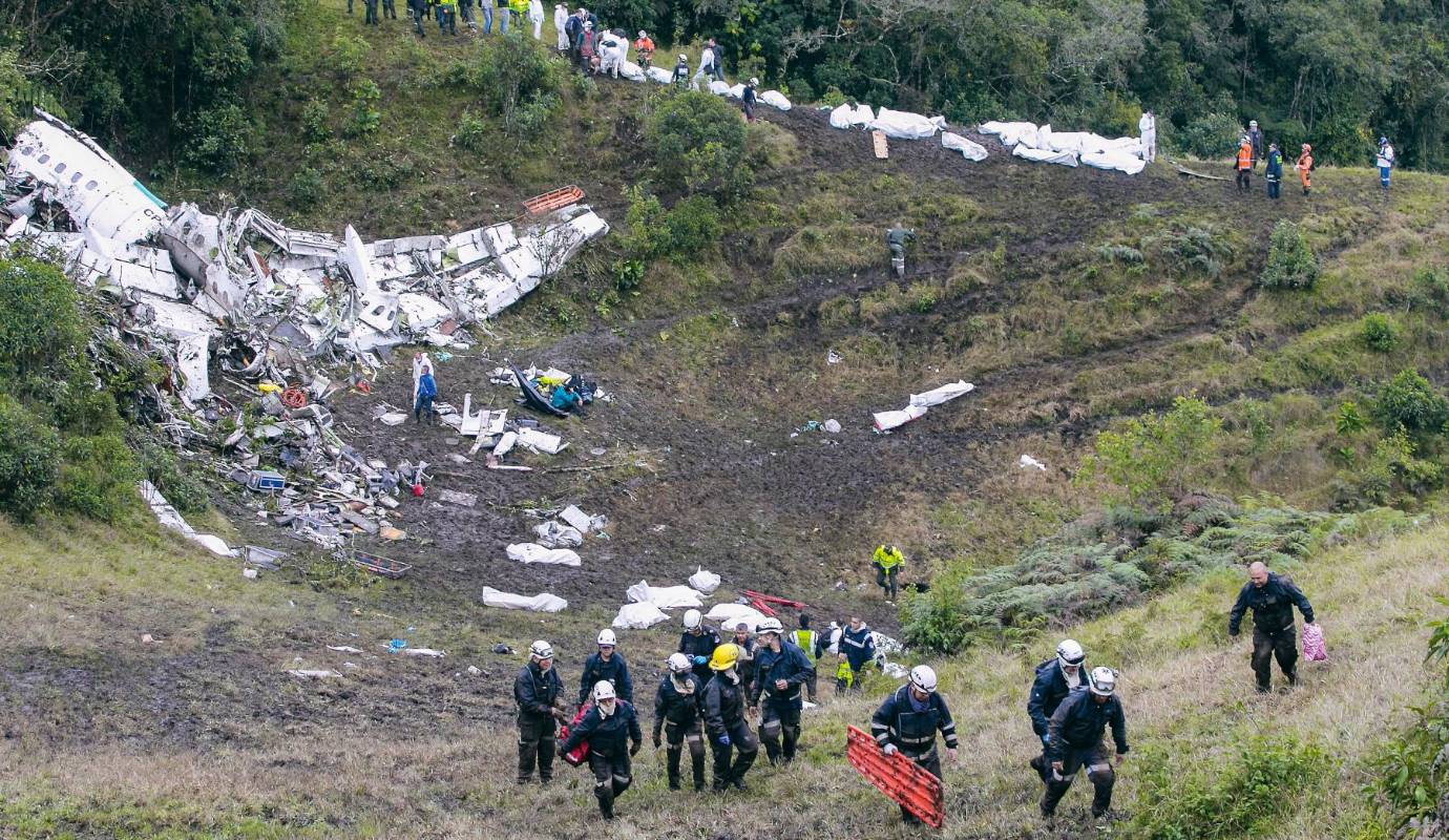 50. La tragedia de Chapecoense: una tragedia aérea enlutó al mundo del fútbol. El avión de Chapecoense brasileño, que viajaba a Medellín para jugar la final de la Copa Sudamericana, se cayó por falta de combustible en el municipio de La Unión. Murieron 71 personas y 6 quedaron heridas. Ocurrió el 28 de noviembre. / FOTO: JUAN ANTONIO SÁNCHEZ.