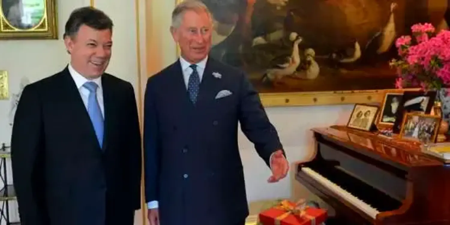 Los entonces presidente Juan Manuel Santos y el príncipe de Gales. / FOTO: ARCHIVO