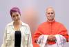 Ayda Valencia, reconocida médium y vidente colombiana, y el papa León XIV. FOTO: INSTAGRAM AYDASANACION Y GETTY IMAGES
