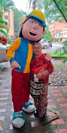 María compartirá con toda la cuadra y con su familia. /FOTO: ANA CRISTINA MARINO M.