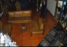 Hombres ingresando a la finca de Fredy Guarín. FOTO: @FGUARIN13