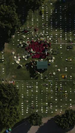 Toma aérea de los aportes florales. FOTO: TOMADA DE CNN MÉXICO