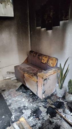 Así quedó la vivienda tras el incendio que habría sido provocado por la mujer. FOTO: CORTESÍA 