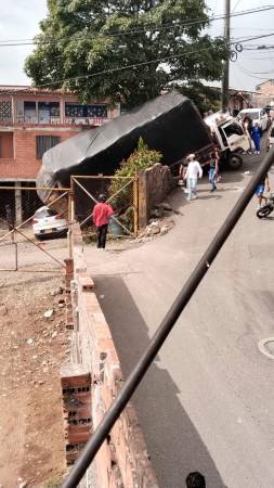 EN IMÁGENES: Aparatosos accidentes este viernes en el Valle de Aburrá