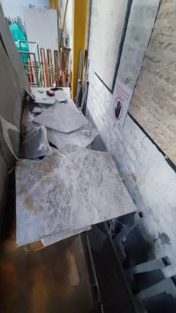 Las placas de mármol se quebraron. /FOTO: CORTESÍA BOMBEROS ENVIGADO