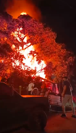 Incendio en Manrique. FOTO: D.R.A