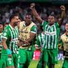 Con la euforia que significa ser finalistas celebraron los jugadores verdolagas el paso a disputar un título más. FOTOS: JUAN ANTONIO SÁNCHEZ