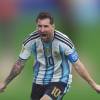 Rodrigo Hernández jugador español (izq.) y Leonel Messi, jugador argentino (der.). FOTO: @SEFUTBOL Y <span class="mln_small-caps_mln">@LEOMESSI</span>