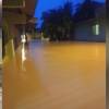 Inundación en el soterrado de Parques del Río (izq.) y la inundación en el área urbana de Zaragoza, Bajo Cauca antioqueño (der.). FOTOS: REDES