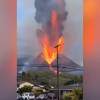 Momento de la erupción desde la distancia. FOTO: CAPTURA DE VIDEO X @CESARALO