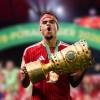 Bayern Múnich campeón Copa de Alemania y Luis Díaz levantando el trofeo. FOTOS: CORTESÍA BAYERN MÚNICH