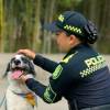 La intendente MaríaAlejandra Velásquez ayuda a las comunidades a crear proyectos de vida alejados de la violencia. FOTO: POLICÍA METROPOLITANA DEL VALLE DE ABURRÁ