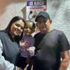 <span class="mln_uppercase_mln">Érika</span><b><span class="mln_uppercase_mln"> (izq. ) con su hija Victoria y el vecino que les devolvió la esperanza. FOTO: CORTESÍA - CON AUTORIZACIÓN DE LOS PADRES </span></b>