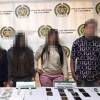 Capturados por su presunta participación en la red de ‘Las Tinderianas’ en Medellín. FOTO: POLICÍA METROPOLITANA