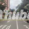 En el lugar de los hechos quedó parqueada la moto en que se movilizaban los presuntos ladrones. <b><span class="mln_small-caps_mln">/FOTO: ANDRÉS GARCÍA</span></b>