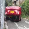 Al parecer, la conductora perdió el control del vehículo cuando intentó esquivar a varias personas que cruzaban la calle. FOTO: CORTESÍA