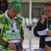 Vendedor de chance y lotería en Medellín. <b><span class="mln_small-caps_mln">/FOTO: MANUEL SALDARRIAGA</span></b>