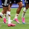 Jugadores de la Selección de Alemania con guayos rosados. FOTO: GETTY IMAGES